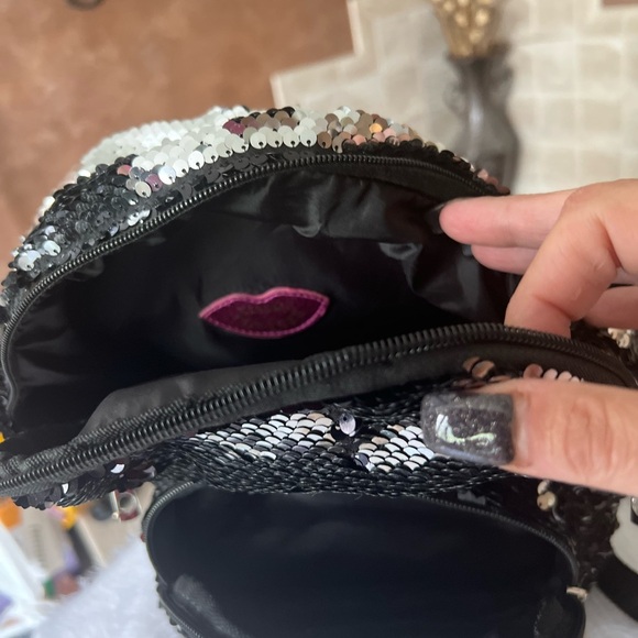 EUC-SUPER CUTE SEQUINS BLINGY BACKPACK - Picture 6 of 11